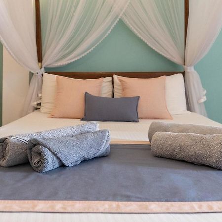 Rise - Bed & Breakfast Велігама Екстер'єр фото